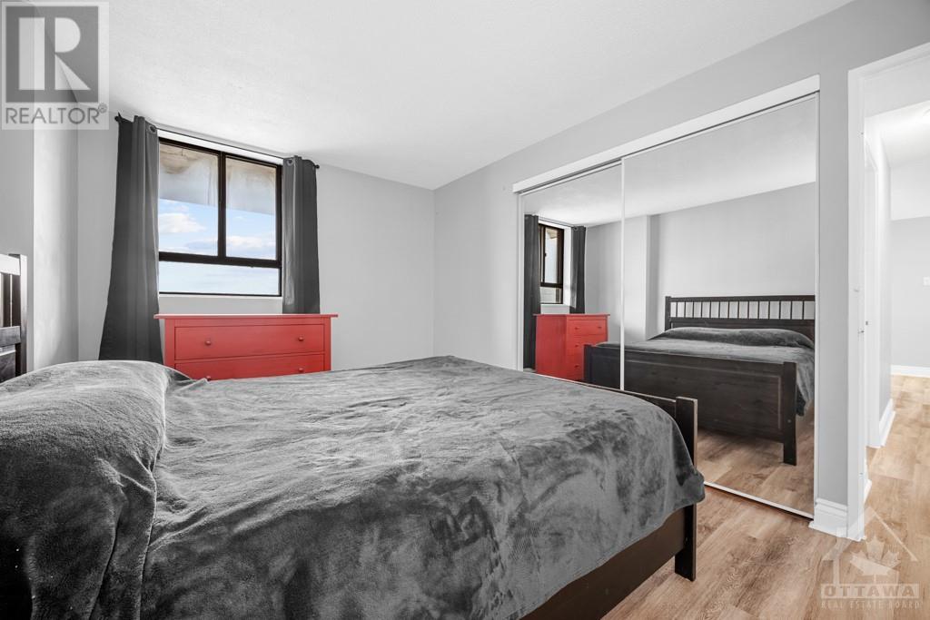 Photo 27 of listing located at 475 LAURIER AVENUE W UNIT#1008