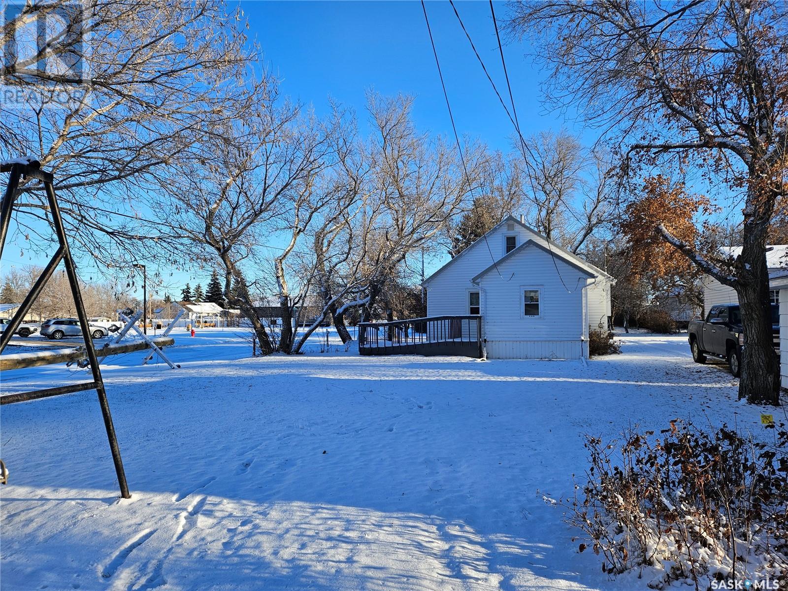 501 2nd Street, Lampman, Saskatchewan  S0C 1N0 - Photo 6 - SK954707