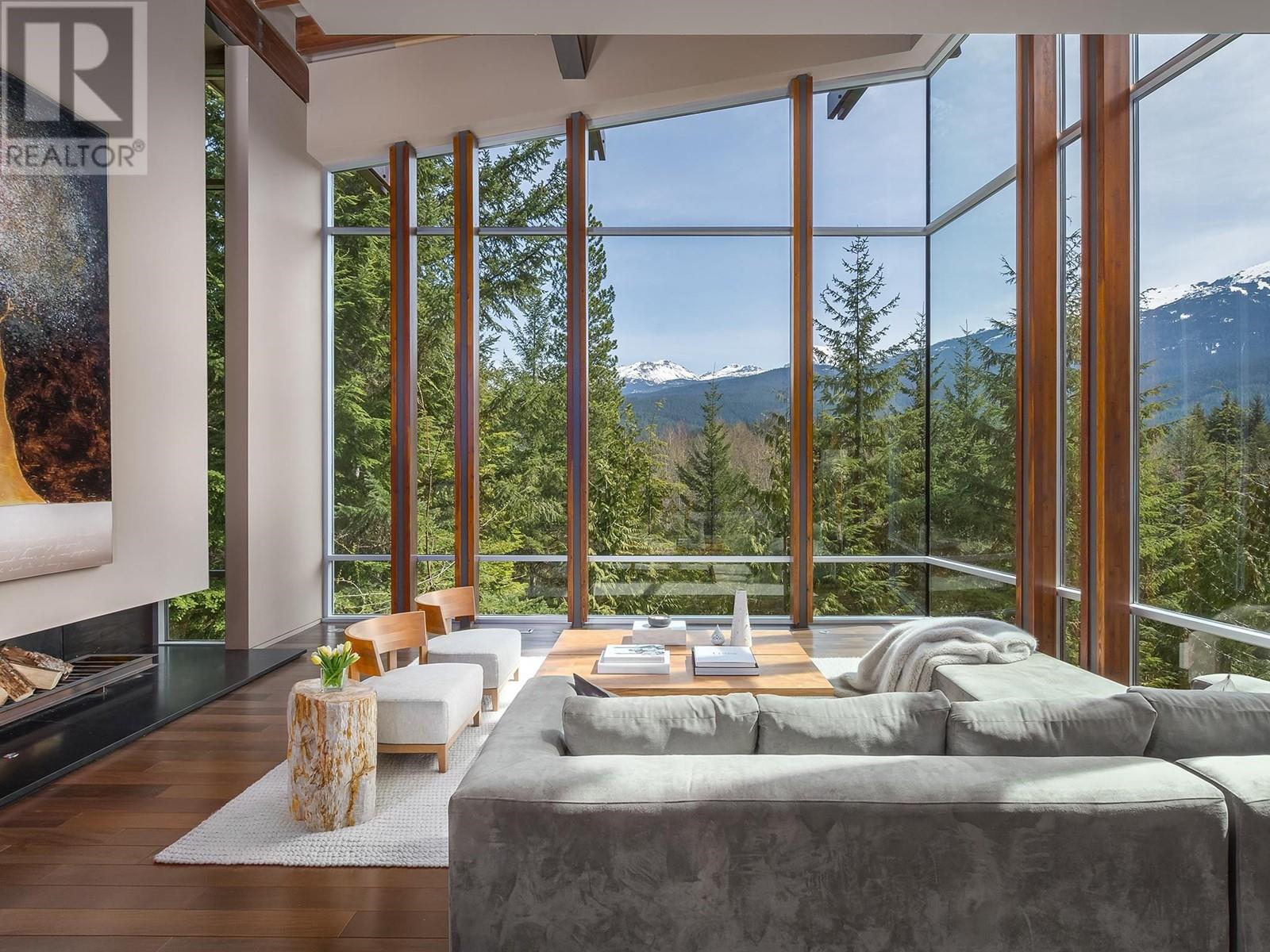 7452 Treetop Lane, Whistler, British Columbia  V8E 0E9 - Photo 2 - R2837942