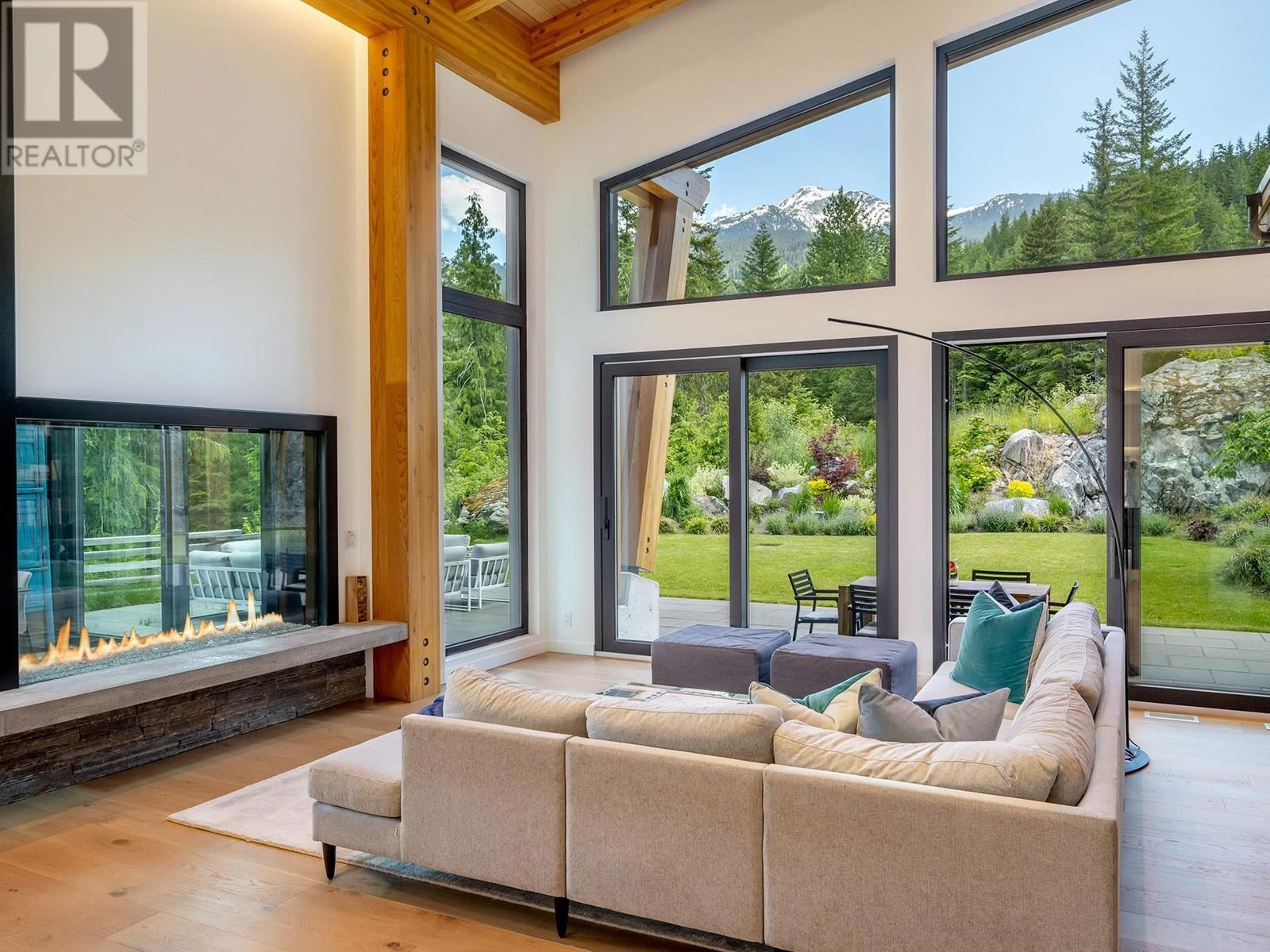 1600 Southlands Lane, Whistler, British Columbia  V8E 0A2 - Photo 2 - R2838031