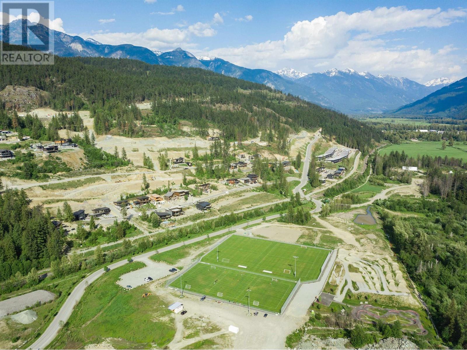 8228 Merlot Peak Drive, Pemberton, British Columbia  V0N 2L3 - Photo 5 - R2838044