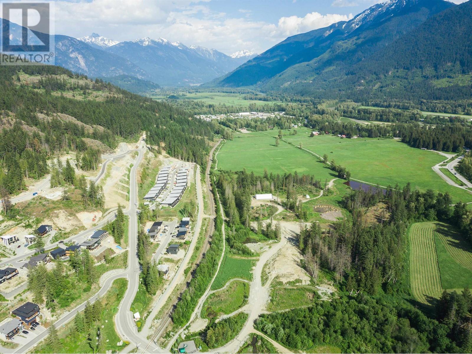 8228 Merlot Peak Drive, Pemberton, British Columbia  V0N 2L3 - Photo 6 - R2838044