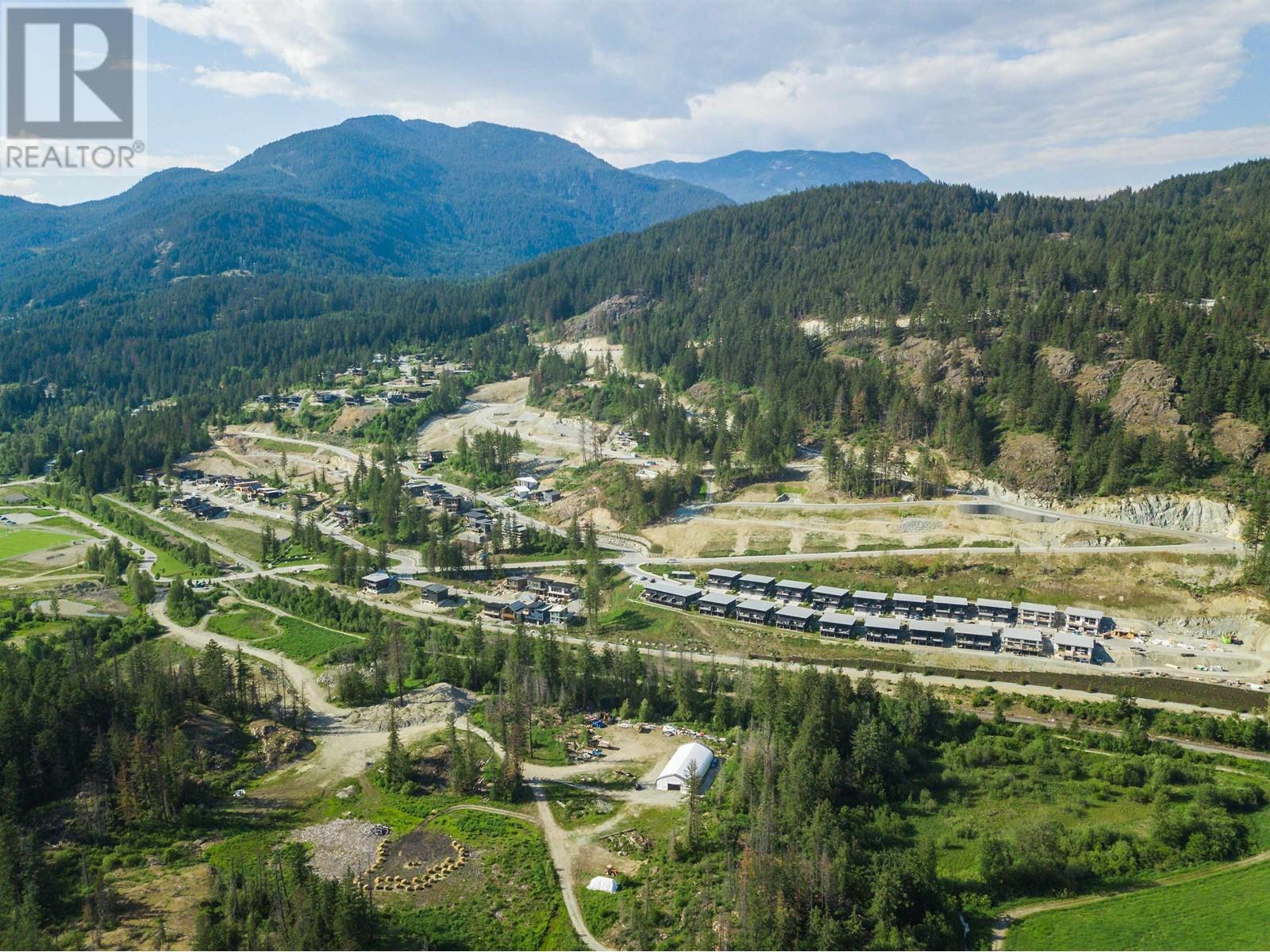 8219 Merlot Peak Drive, Pemberton, British Columbia  V0N 2L3 - Photo 4 - R2838046
