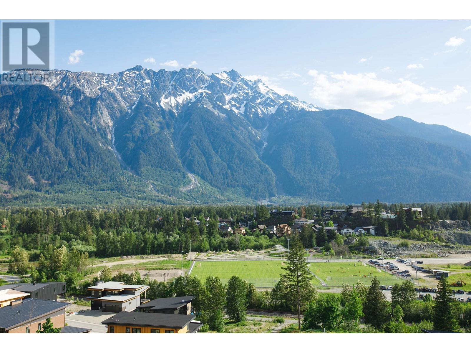 8219 Merlot Peak Drive, Pemberton, British Columbia  V0N 2L3 - Photo 8 - R2838046