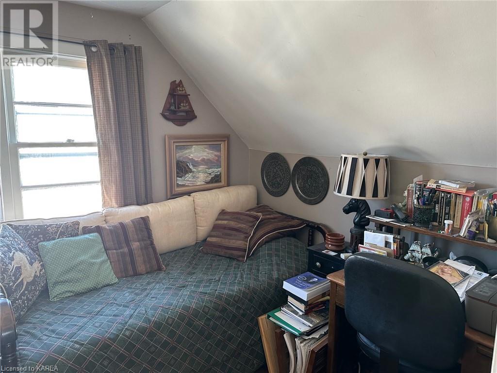 124 Arthur Street, Gananoque, Ontario  K7G 1A9 - Photo 10 - 40472808