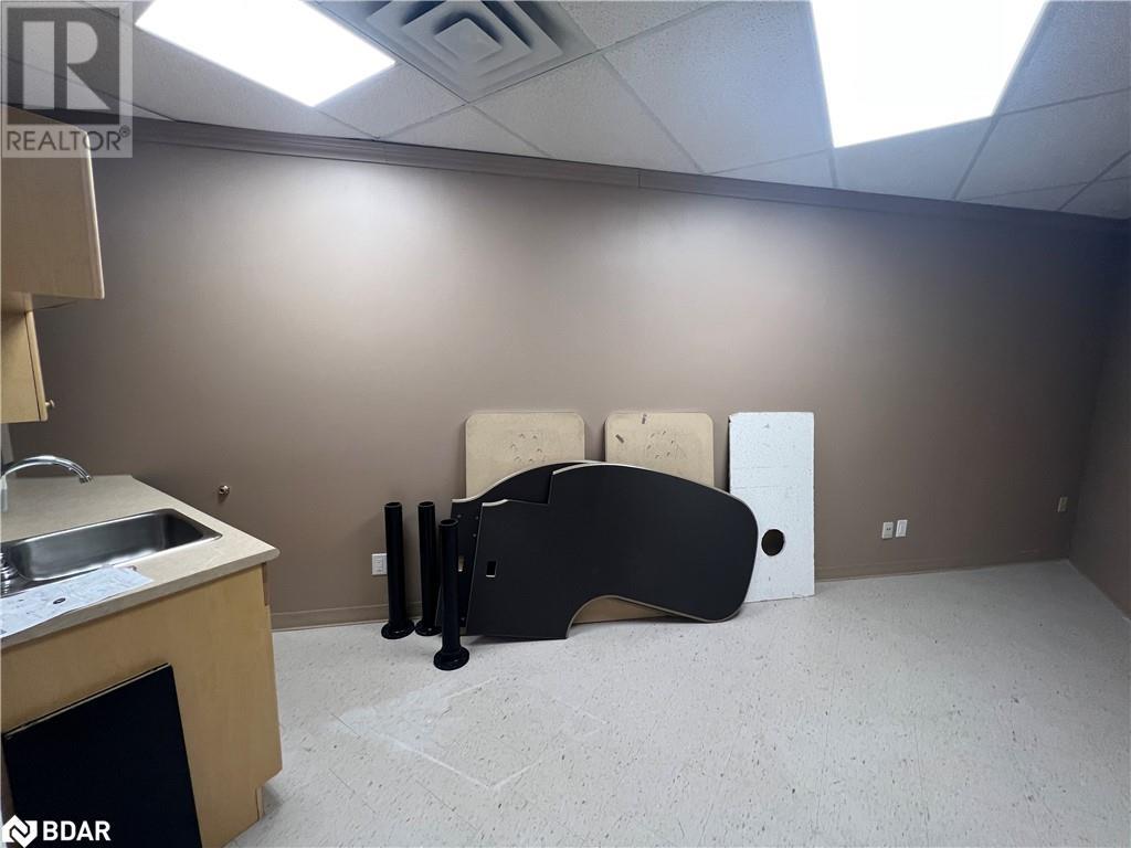 1 Quarry Ridge Road Unit# Ll6 & Ll7, Barrie, Ontario  L4M 7G1 - Photo 17 - 40319899