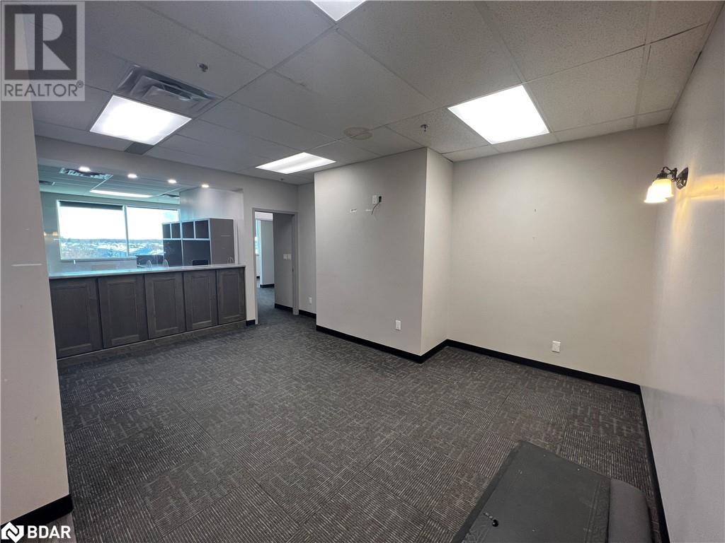 1 Quarry Ridge Road Unit# 301, Barrie, Ontario  L4M 1L2 - Photo 4 - 40385277