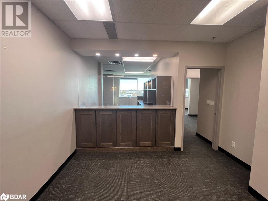 1 Quarry Ridge Road Unit# 301, Barrie, Ontario  L4M 1L2 - Photo 5 - 40385277