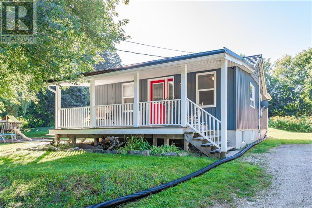 130 South Water Street, Mount Forest, Ontario N0G 2L3 (26305881) Beth