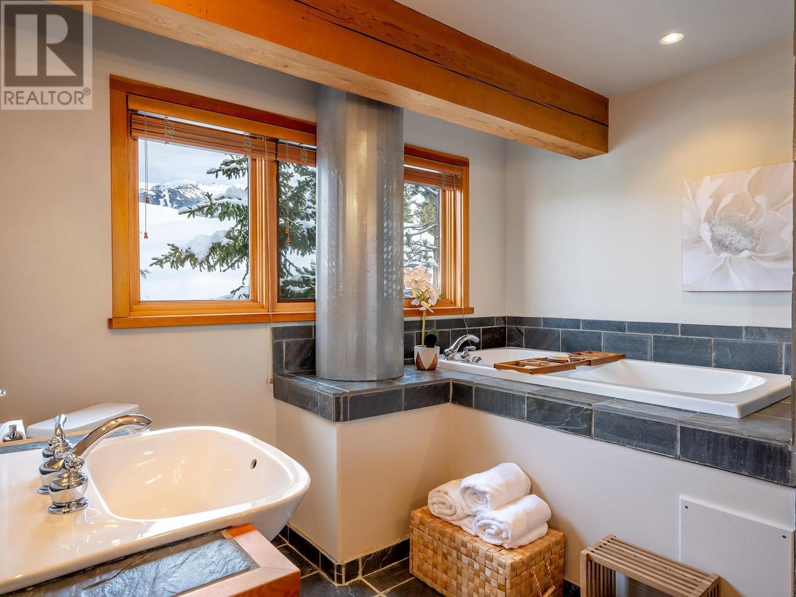 3566 Falcon Crescent, Whistler, British Columbia  V8E 0B9 - Photo 21 - R2838249