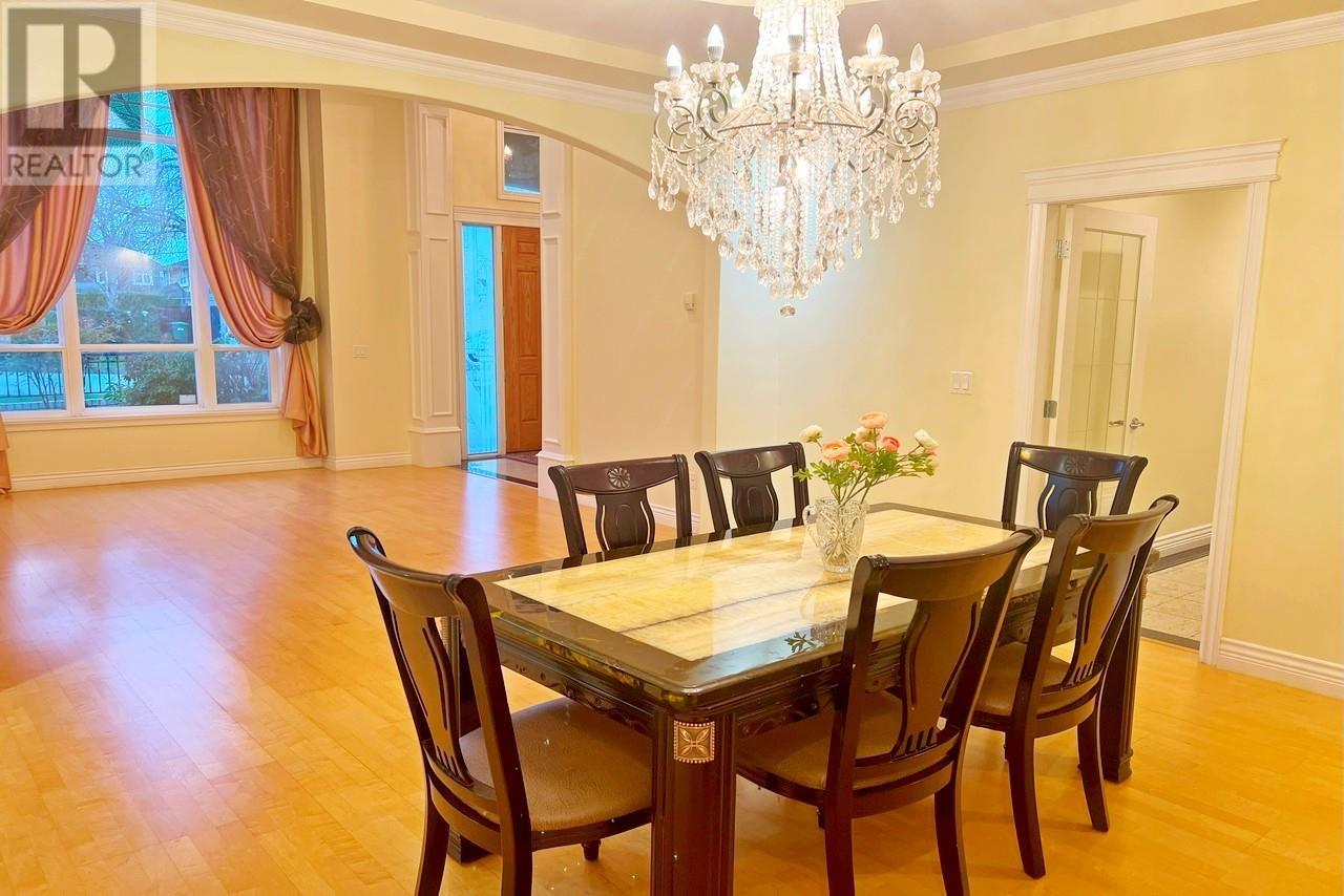 Listing Picture 12 of 30 : 8611 BOYD COURT, Richmond / 烈治文 - 魯藝地產 Yvonne Lu Group - MLS Medallion Club Member