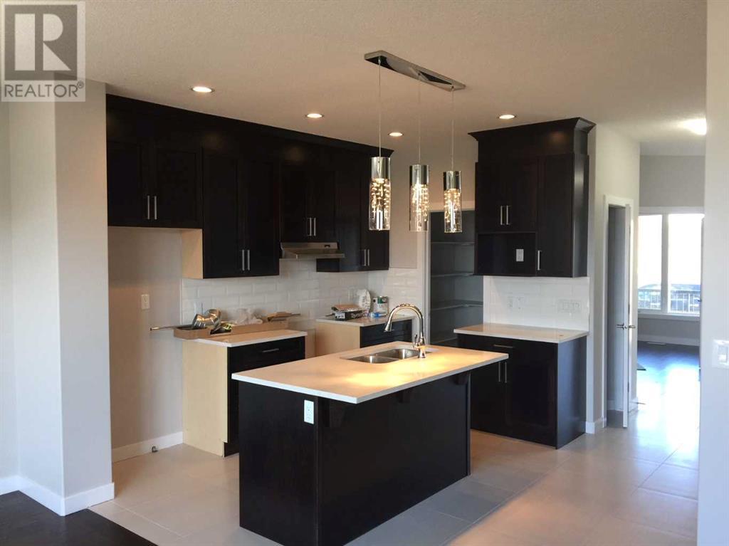 905 9 Avenue Ne, Fox Creek, Alberta  T0H 1P0 - Photo 2 - A2098720