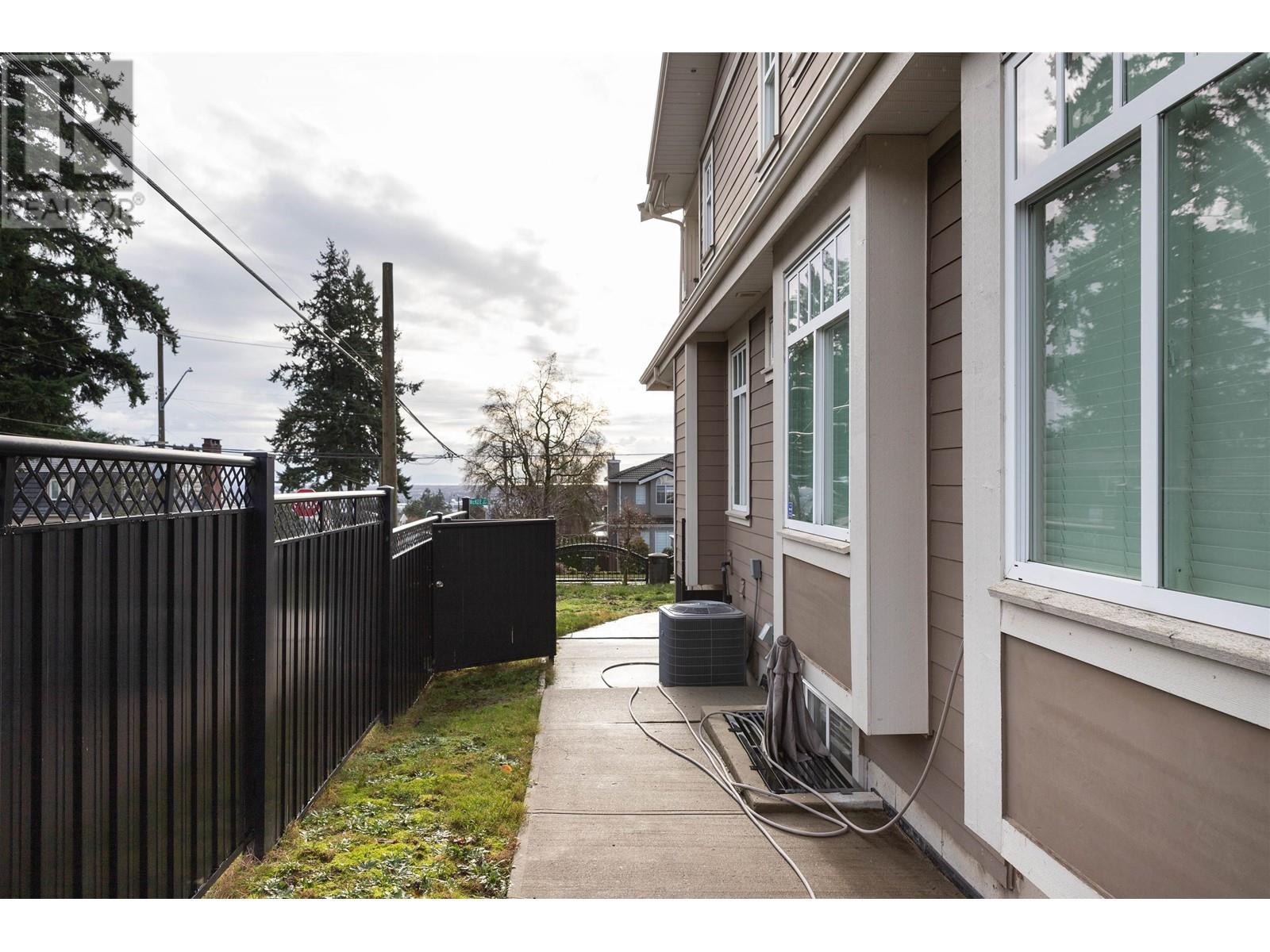5891 Mckee Street, Burnaby, British Columbia  V5J 2V4 - Photo 7 - R2838244