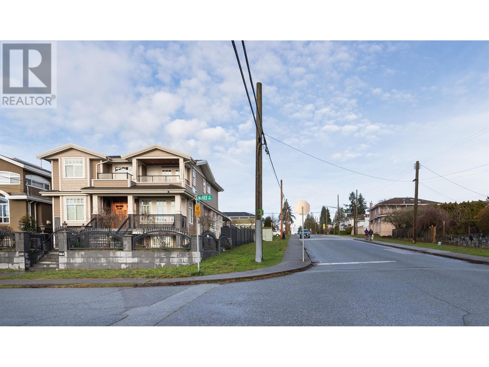 5891 Mckee Street, Burnaby, British Columbia  V5J 2V4 - Photo 4 - R2838244