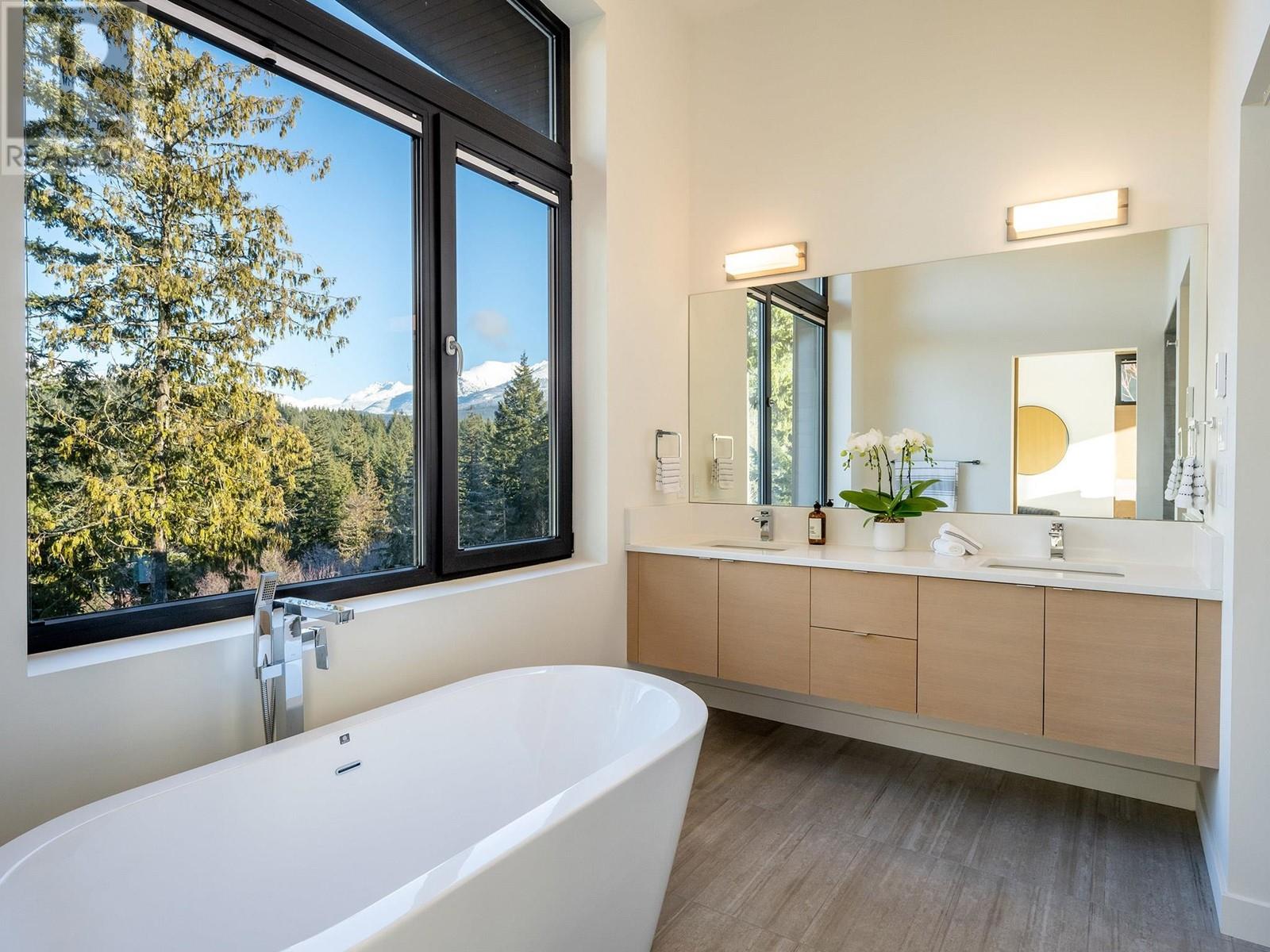 3113 Hillcrest Lane, Whistler, British Columbia  V8E 0T7 - Photo 13 - R2838521