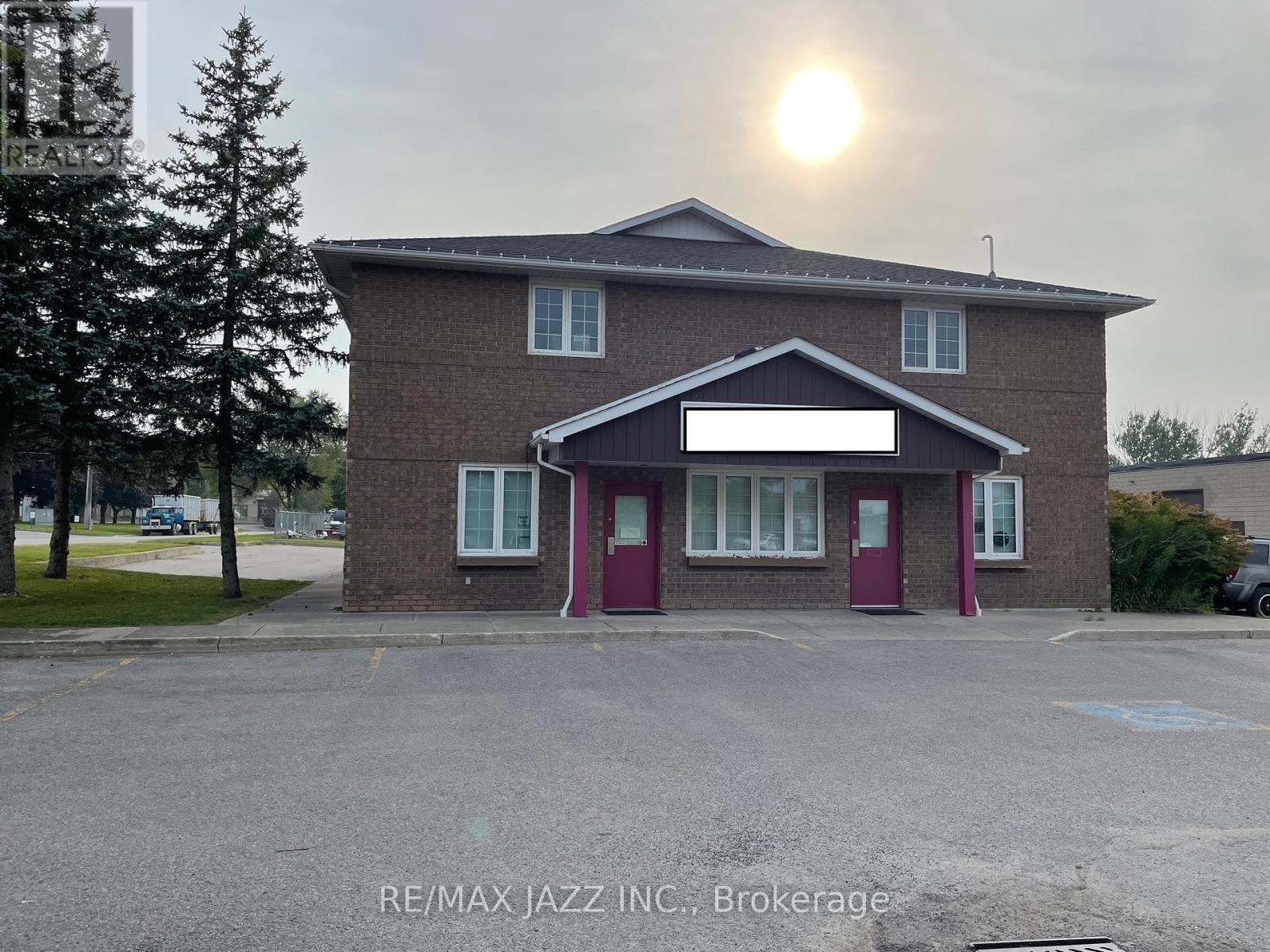 460 Hopkins St, Whitby, Ontario  L1N 2B9 - Photo 1 - E7372978