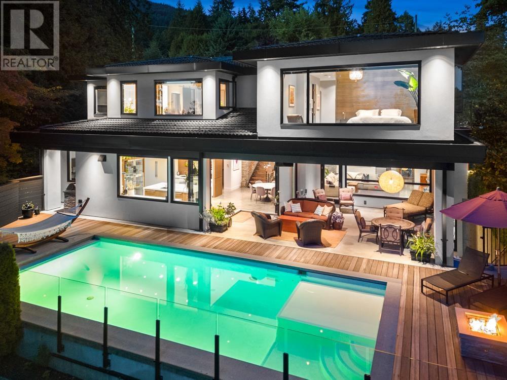 2650 Rosebery Avenue, West Vancouver, British Columbia  V7V 3A2 - Photo 2 - R2838749