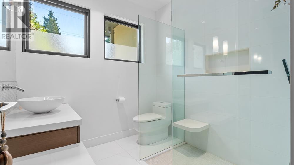 2650 Rosebery Avenue, West Vancouver, British Columbia  V7V 3A2 - Photo 24 - R2838749