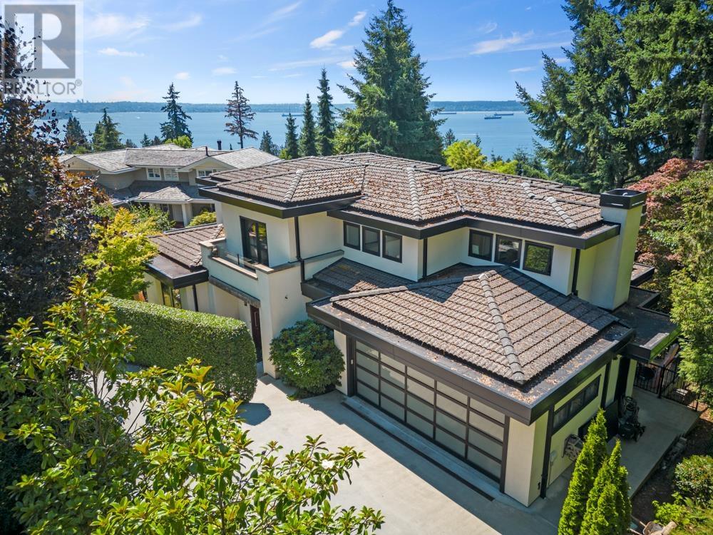 2650 Rosebery Avenue, West Vancouver, British Columbia  V7V 3A2 - Photo 3 - R2838749