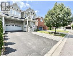 90 Crowther Dr, Newmarket, Ca