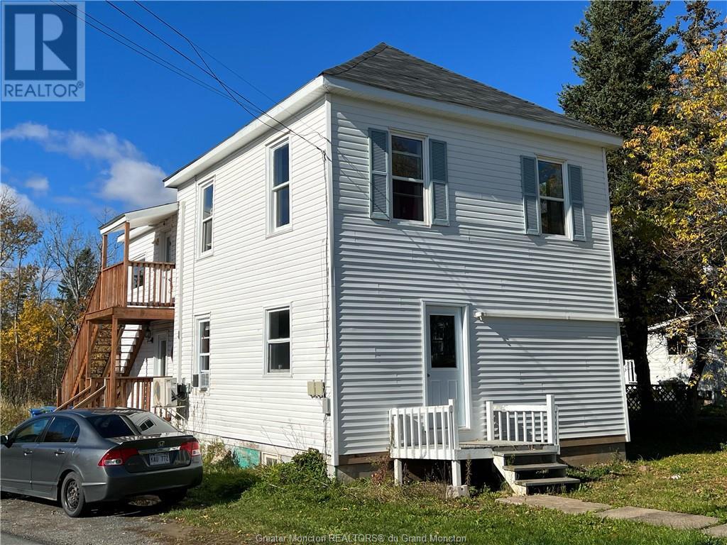 996-998 Riverside Dr, Bathurst, New Brunswick  E2A 2M7 - Photo 1 - M156699