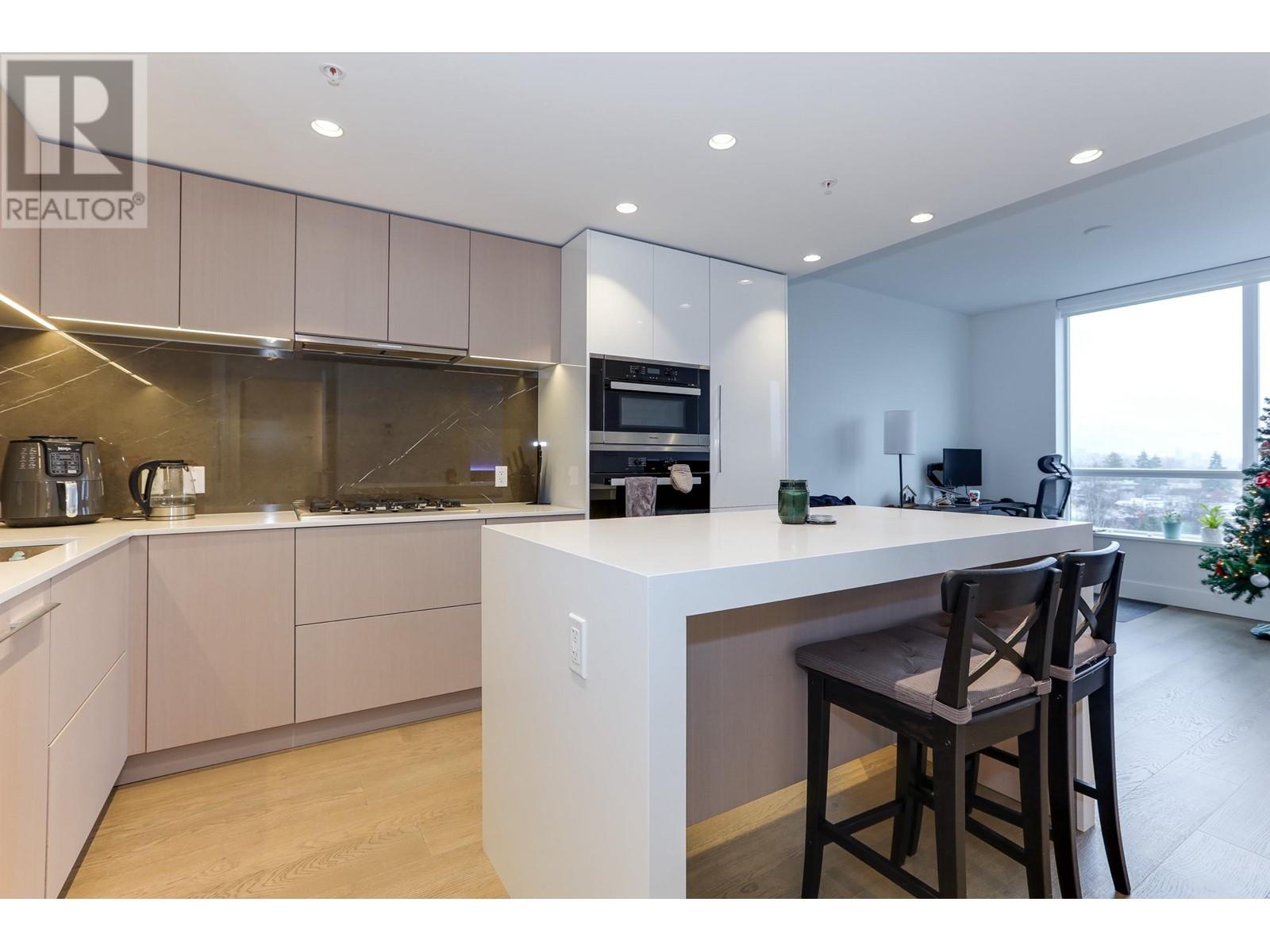 602 1632 Lions Gate Lane, North Vancouver, British Columbia V7P 0E2