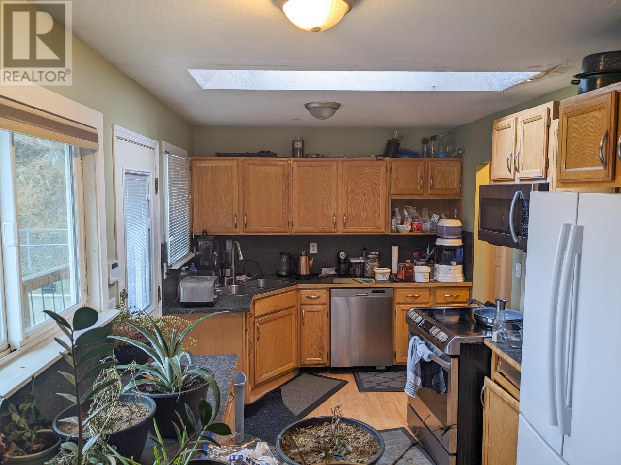 4302 Karindale Road, Kamloops, British Columbia  V2B 8N1 - Photo 6 - 176150