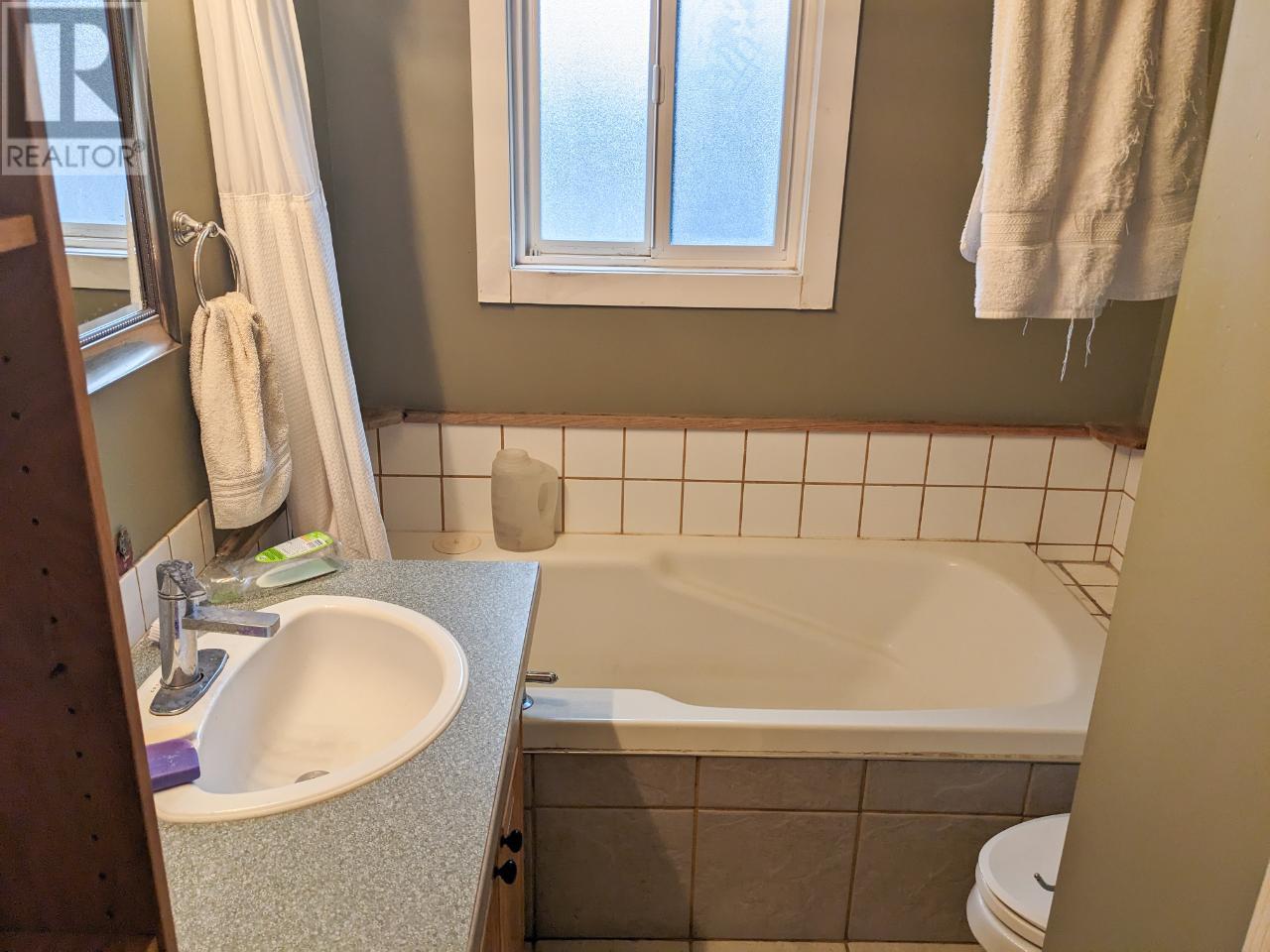 4302 Karindale Road, Kamloops, British Columbia  V2B 8N1 - Photo 9 - 176150