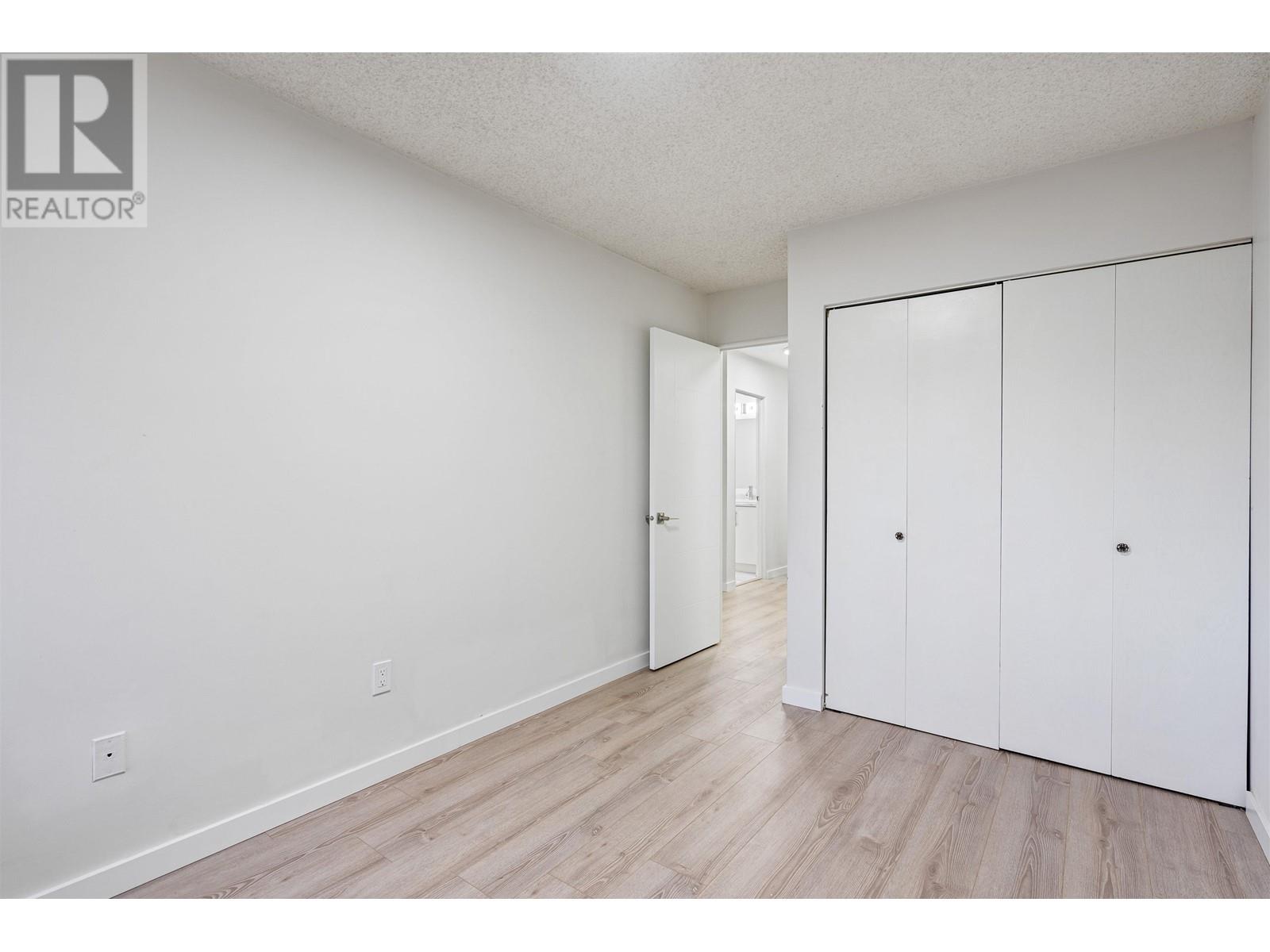 Listing Picture 10 of 24 : 227 2600 E 49TH AVENUE, Vancouver / 溫哥華 - 魯藝地產 Yvonne Lu Group - MLS Medallion Club Member