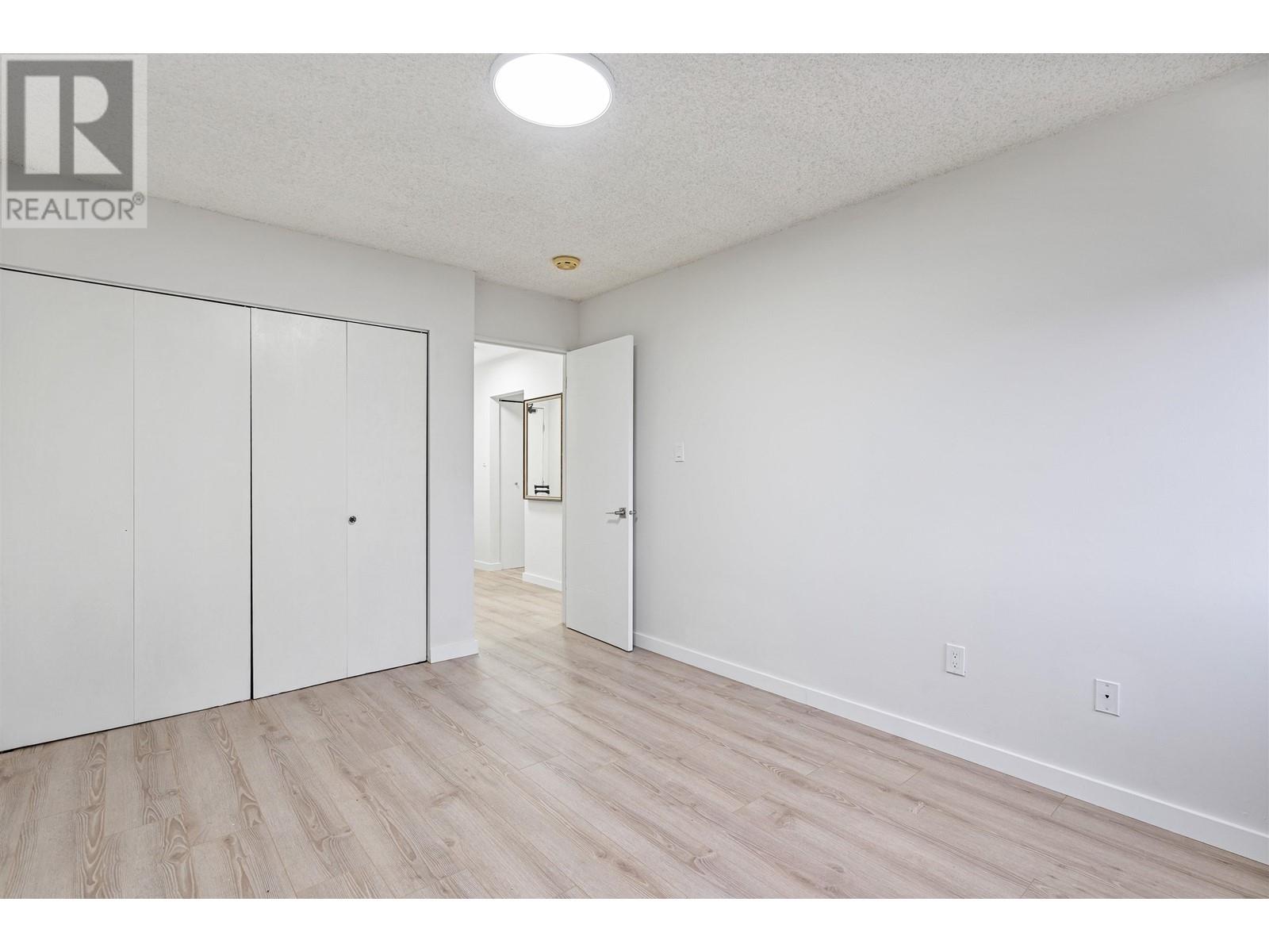 Listing Picture 11 of 24 : 227 2600 E 49TH AVENUE, Vancouver / 溫哥華 - 魯藝地產 Yvonne Lu Group - MLS Medallion Club Member