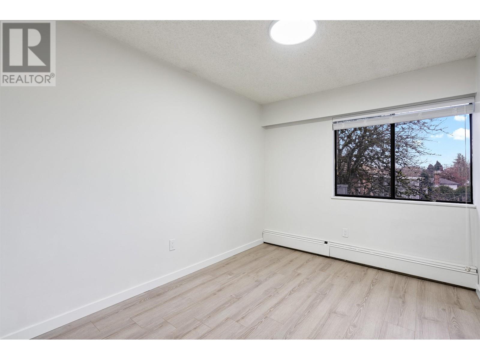Listing Picture 9 of 24 : 227 2600 E 49TH AVENUE, Vancouver / 溫哥華 - 魯藝地產 Yvonne Lu Group - MLS Medallion Club Member
