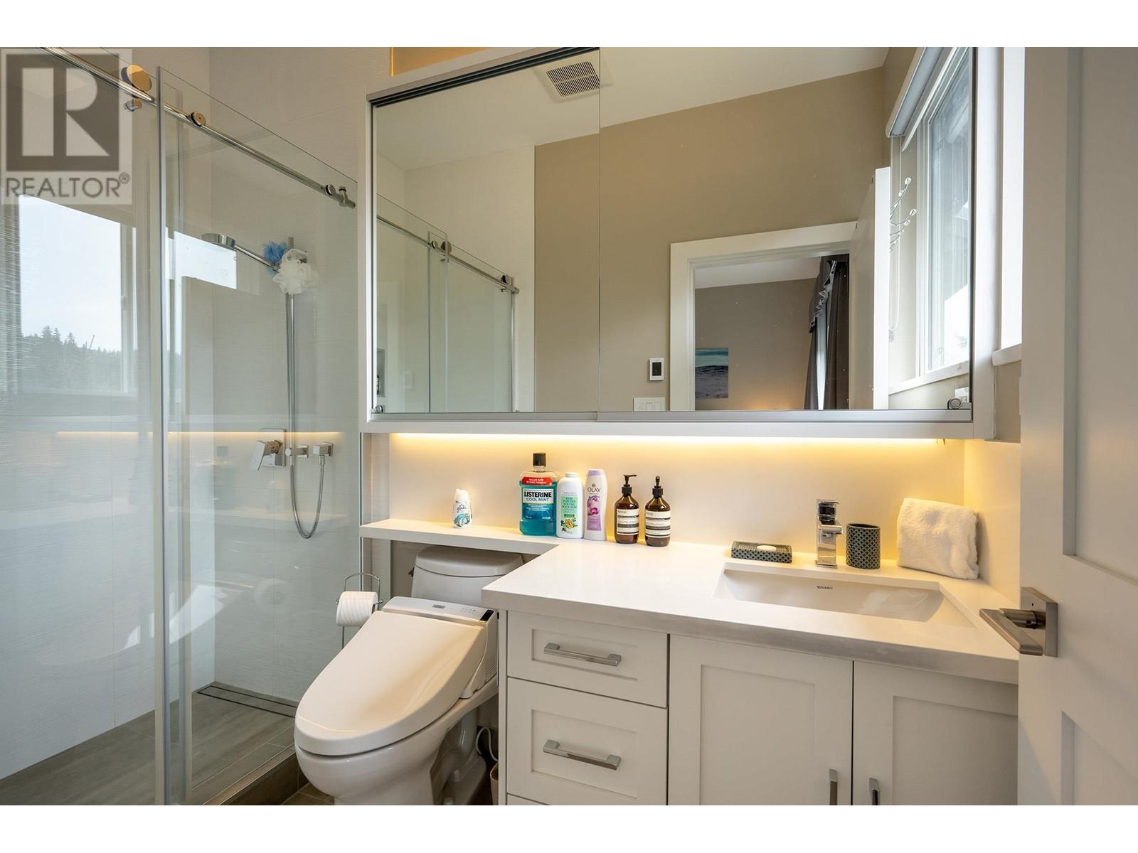 2360 Gondola Way, Whistler, British Columbia  V8E 0N2 - Photo 18 - R2838921