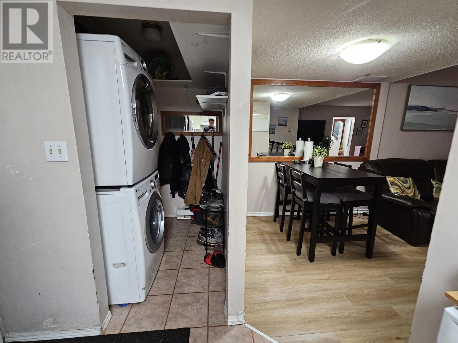 4060 Forest Street, Burnaby, British Columbia  V5G 1X1 - Photo 3 - R2838960
