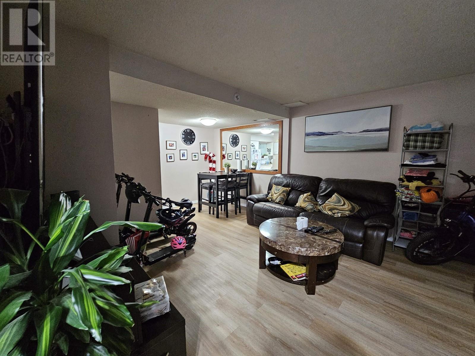 4060 Forest Street, Burnaby, British Columbia  V5G 1X1 - Photo 5 - R2838960