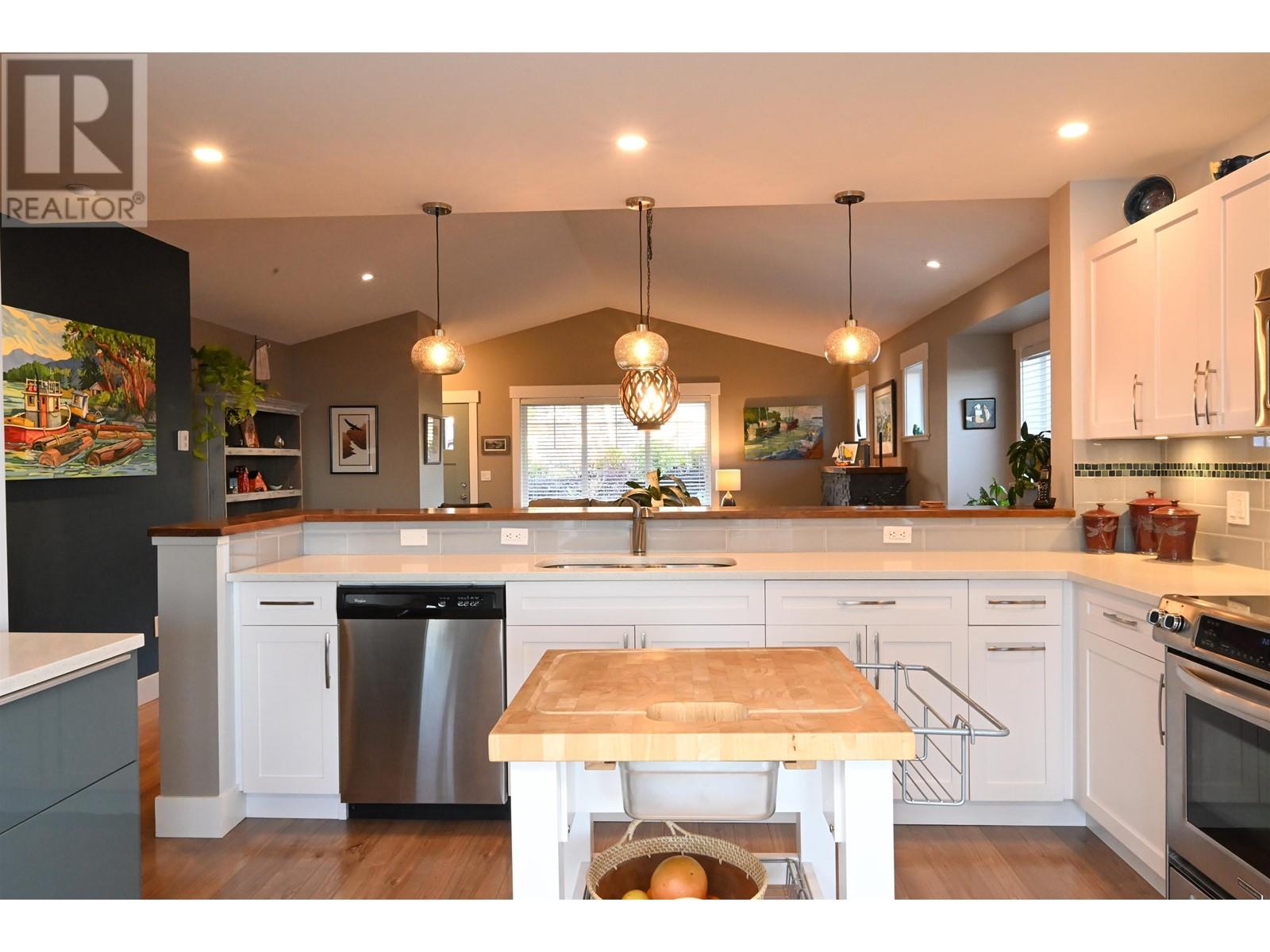 6251 Oracle Road, Sechelt, British Columbia  V7Z 0N7 - Photo 11 - R2839024