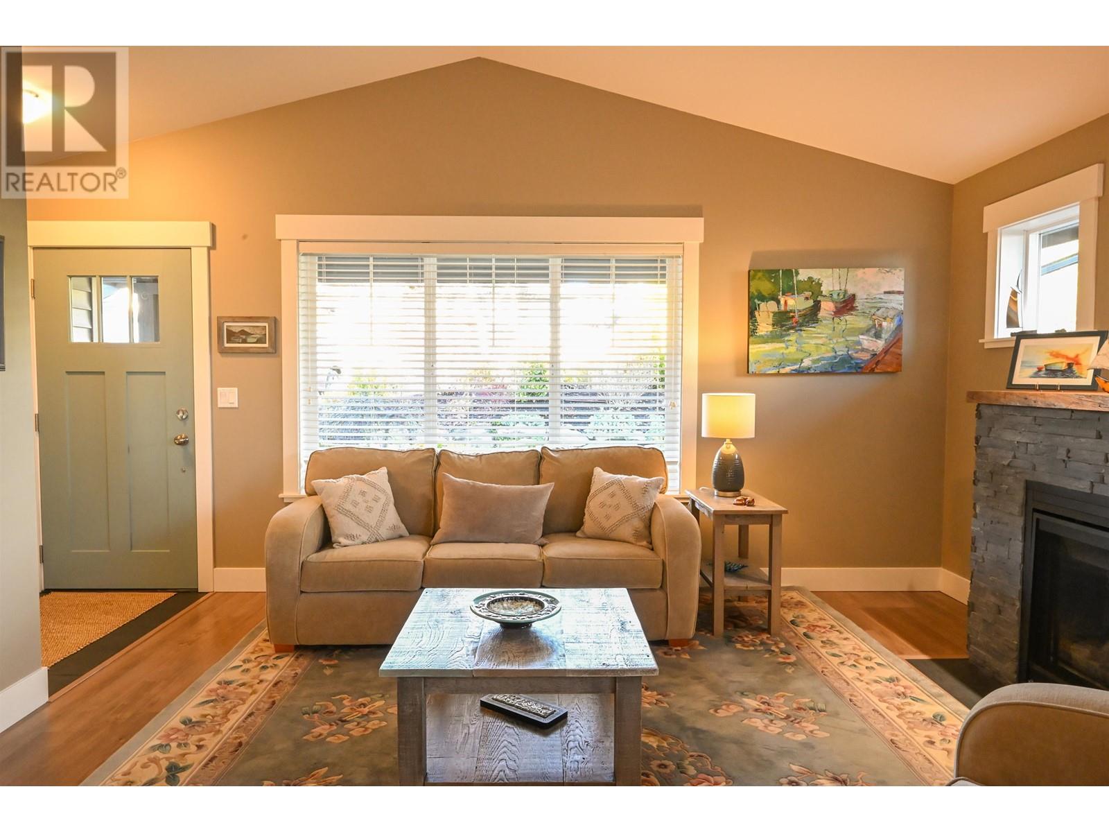 6251 Oracle Road, Sechelt, British Columbia  V7Z 0N7 - Photo 5 - R2839024