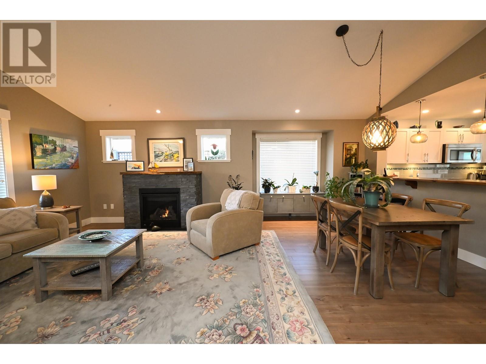 6251 Oracle Road, Sechelt, British Columbia  V7Z 0N7 - Photo 8 - R2839024