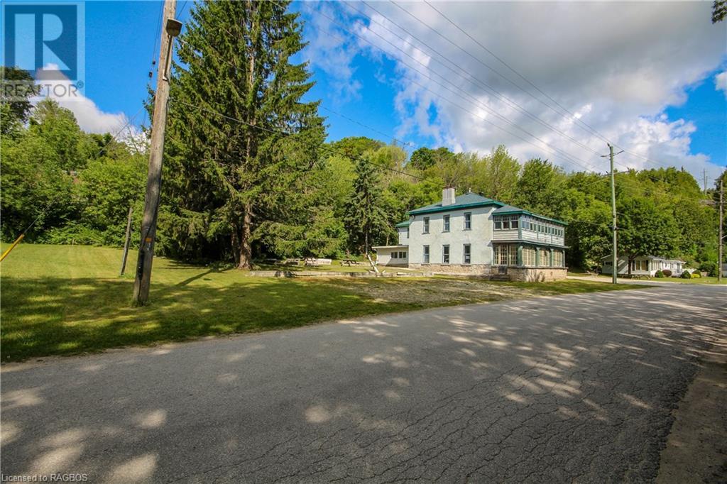 756 Bayview Street, Wiarton, Ontario  N0H 2T0 - Photo 6 - 40525298