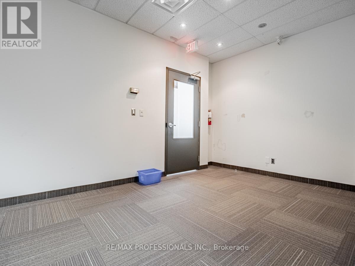 #200a -2180 Meadowvale Blvd, Mississauga, Ontario  L5N 5S3 - Photo 2 - W7377834