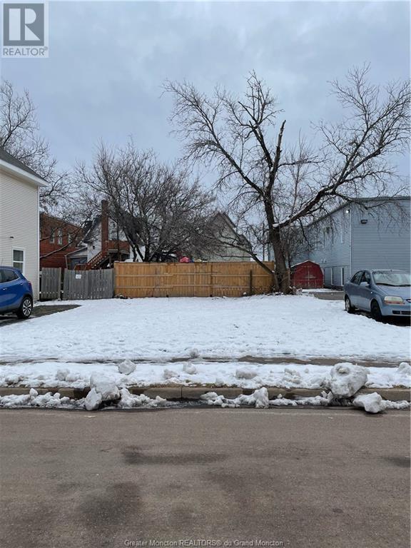 170 Dufferin St, Moncton, New Brunswick E1C 1Z5 (26386031) The Snell