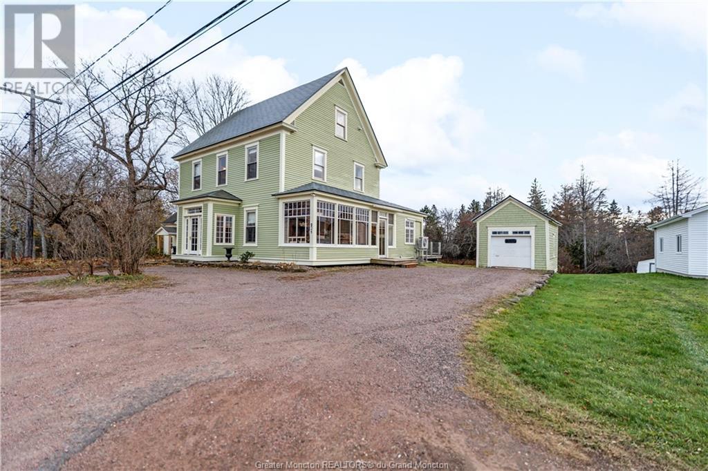 221 La Vallee St, Memramcook, New Brunswick  E4K 3E5 - Photo 1 - M156472