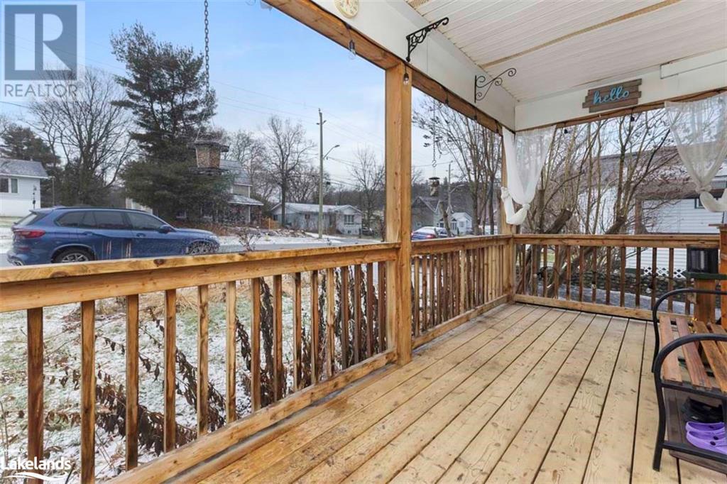 18 Wakefield Street, Parry Sound, Ontario  P2A 2V1 - Photo 3 - 40524725
