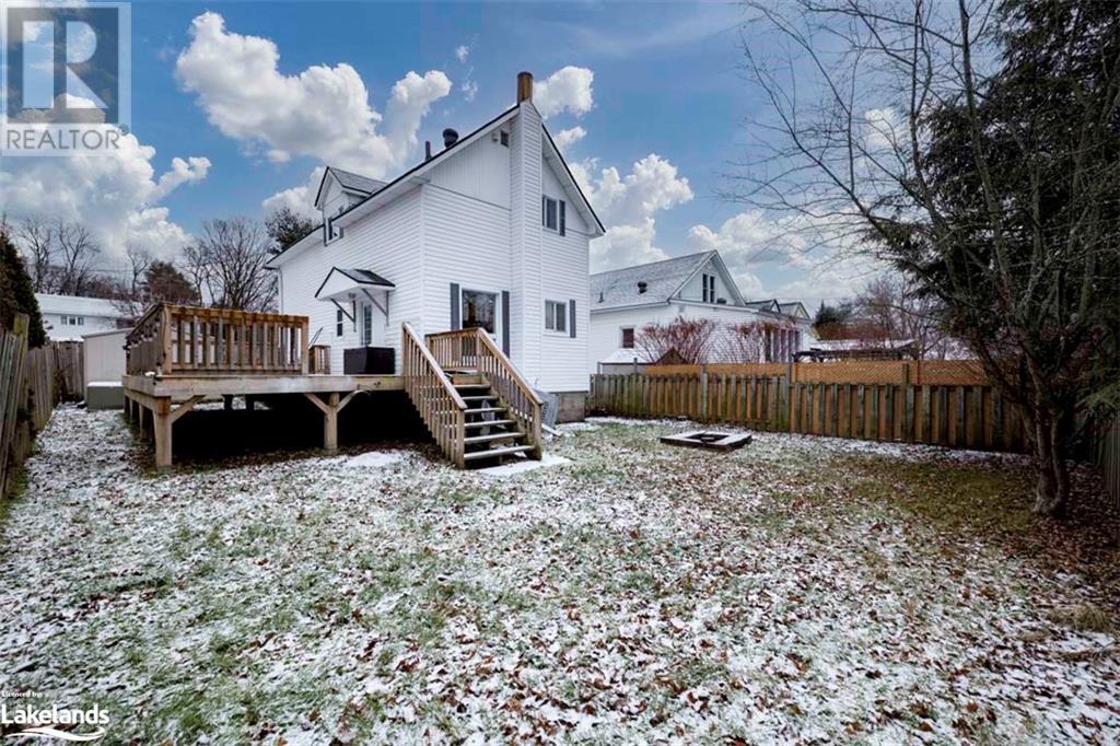 18 Wakefield Street, Parry Sound, Ontario  P2A 2V1 - Photo 2 - 40524725