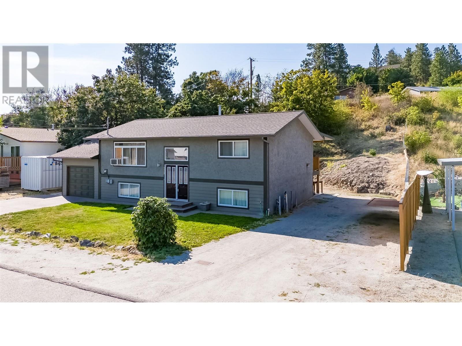 11917 MARSHALL Crescent Summerland