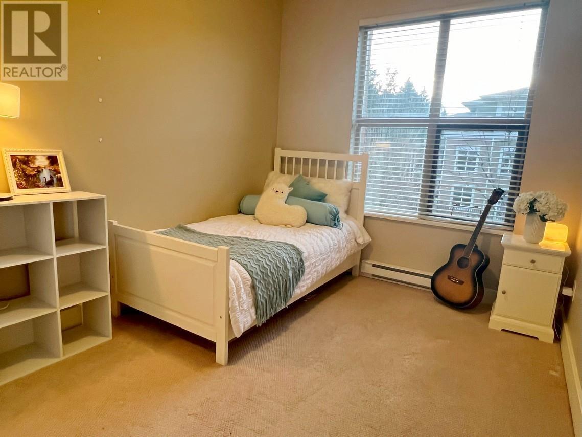 Listing Picture 15 of 21 : 301 6268 EAGLES DRIVE, Vancouver / 溫哥華 - 魯藝地產 Yvonne Lu Group - MLS Medallion Club Member