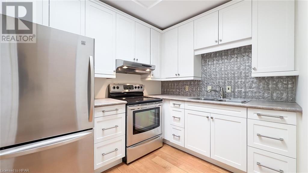 164 Courthouse Square, Goderich, Ontario  N7A 1N1 - Photo 5 - 40525525