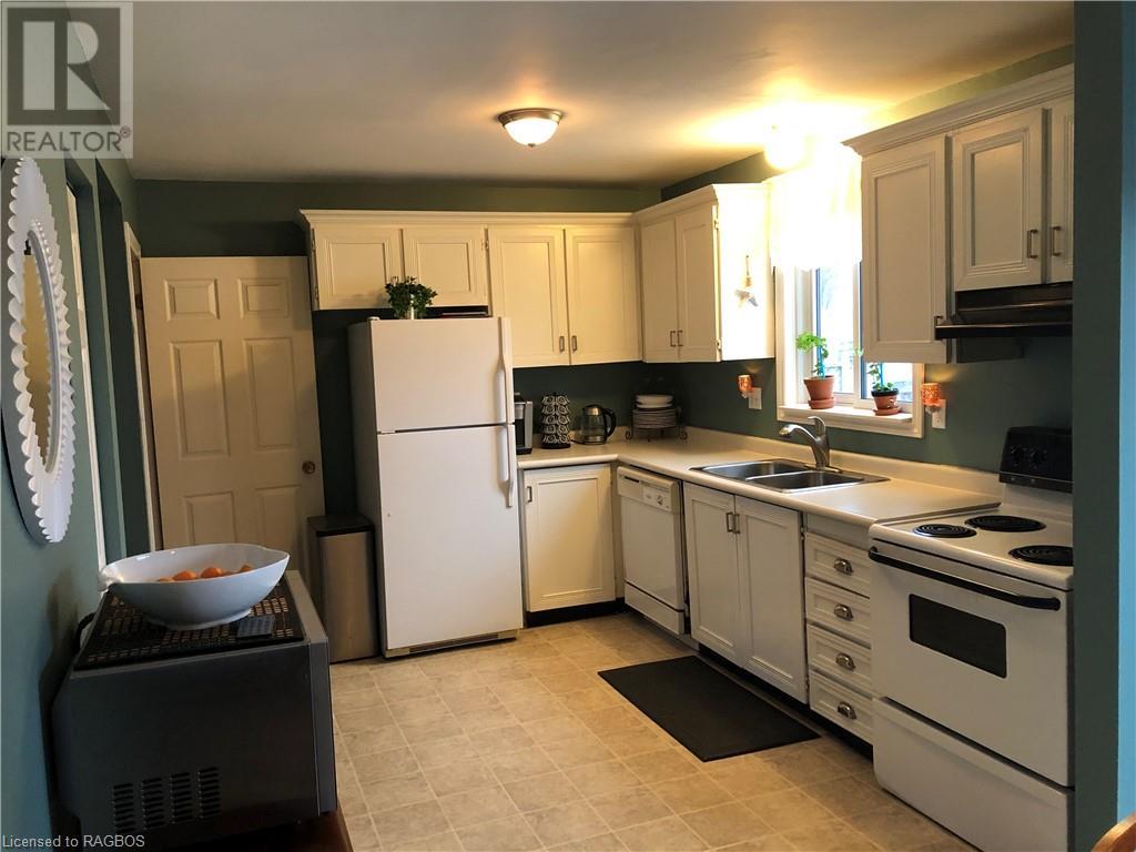 636 Johnston Crescent, Kincardine, Ontario  N2Z 1S7 - Photo 2 - 40525918