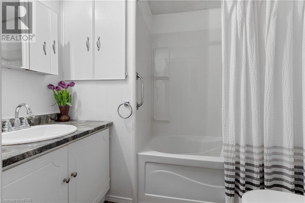 179 Birch Street, Crystal Lake, Ontario  N5A 6S6 - Photo 17 - 40525977