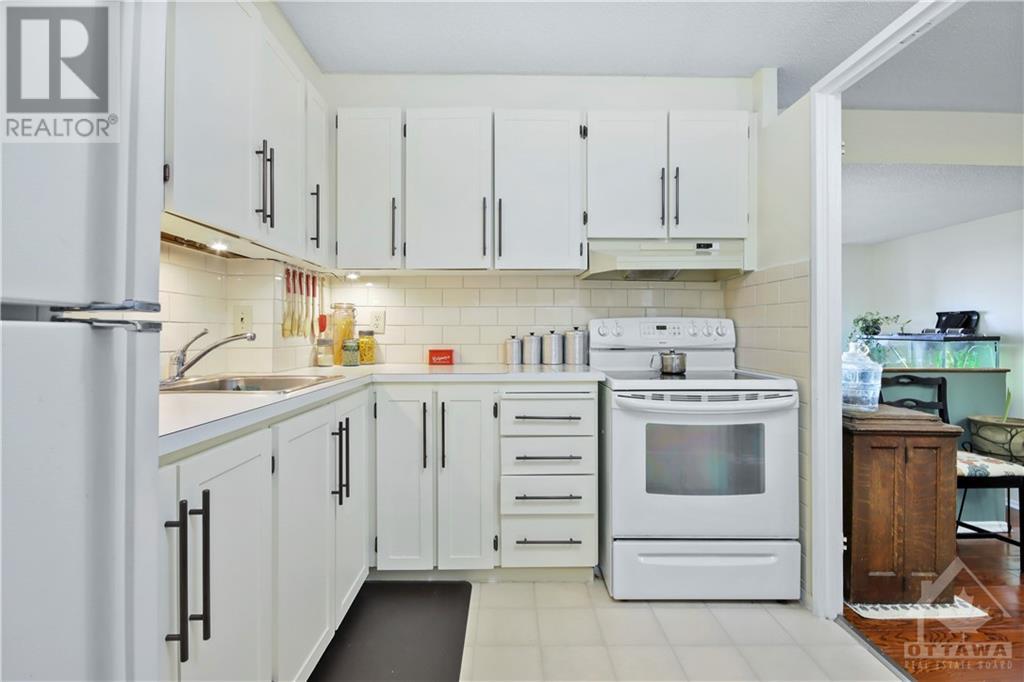 Photo 9 of listing located at 1100 AMBLESIDE DRIVE UNIT#816