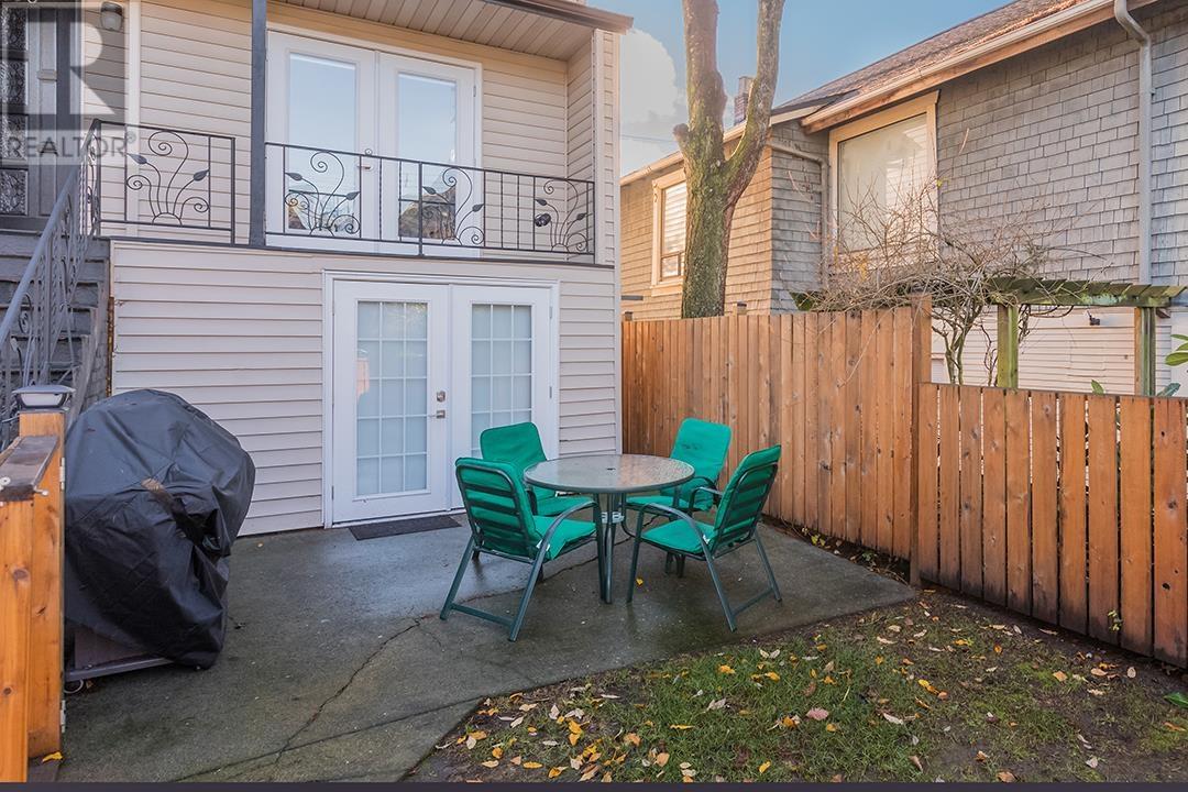 Listing Picture 25 of 39 : 2890 W 8TH AVENUE, Vancouver / 溫哥華 - 魯藝地產 Yvonne Lu Group - MLS Medallion Club Member
